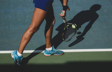 Estratégia Mulher a jogar ténis Coluna