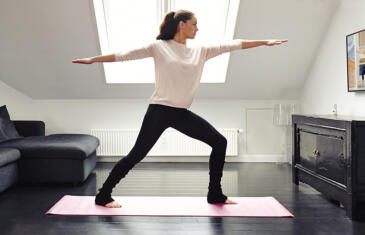 Estratégia e finanças soluções de bem-estar coluna de treino de ioga indoor