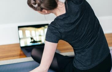 Talks leva para casa treino mulher yoga pexels coluna